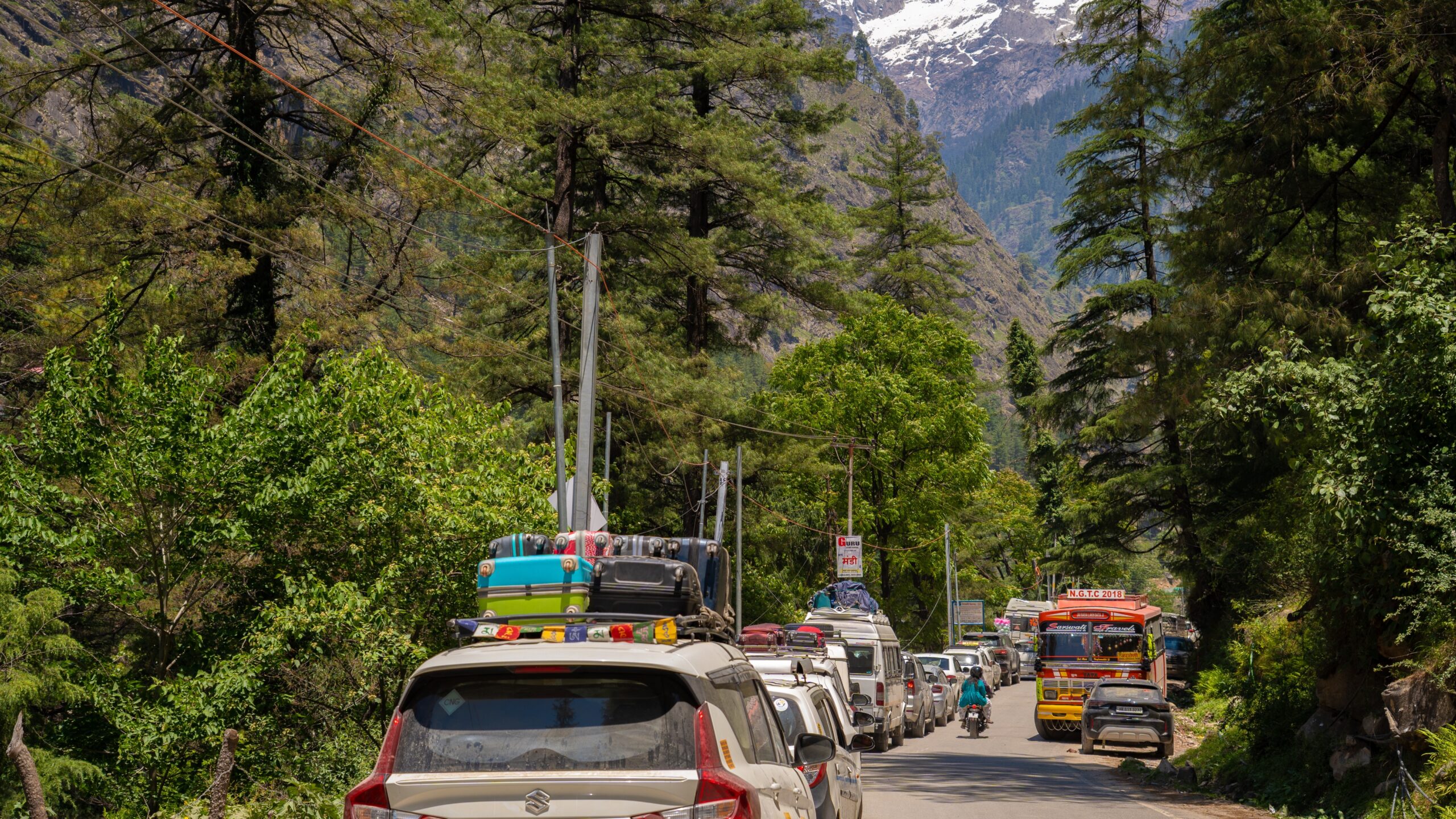 Extremely long traffic queues in the mountain roads of Himachal Pradesh in Northern India