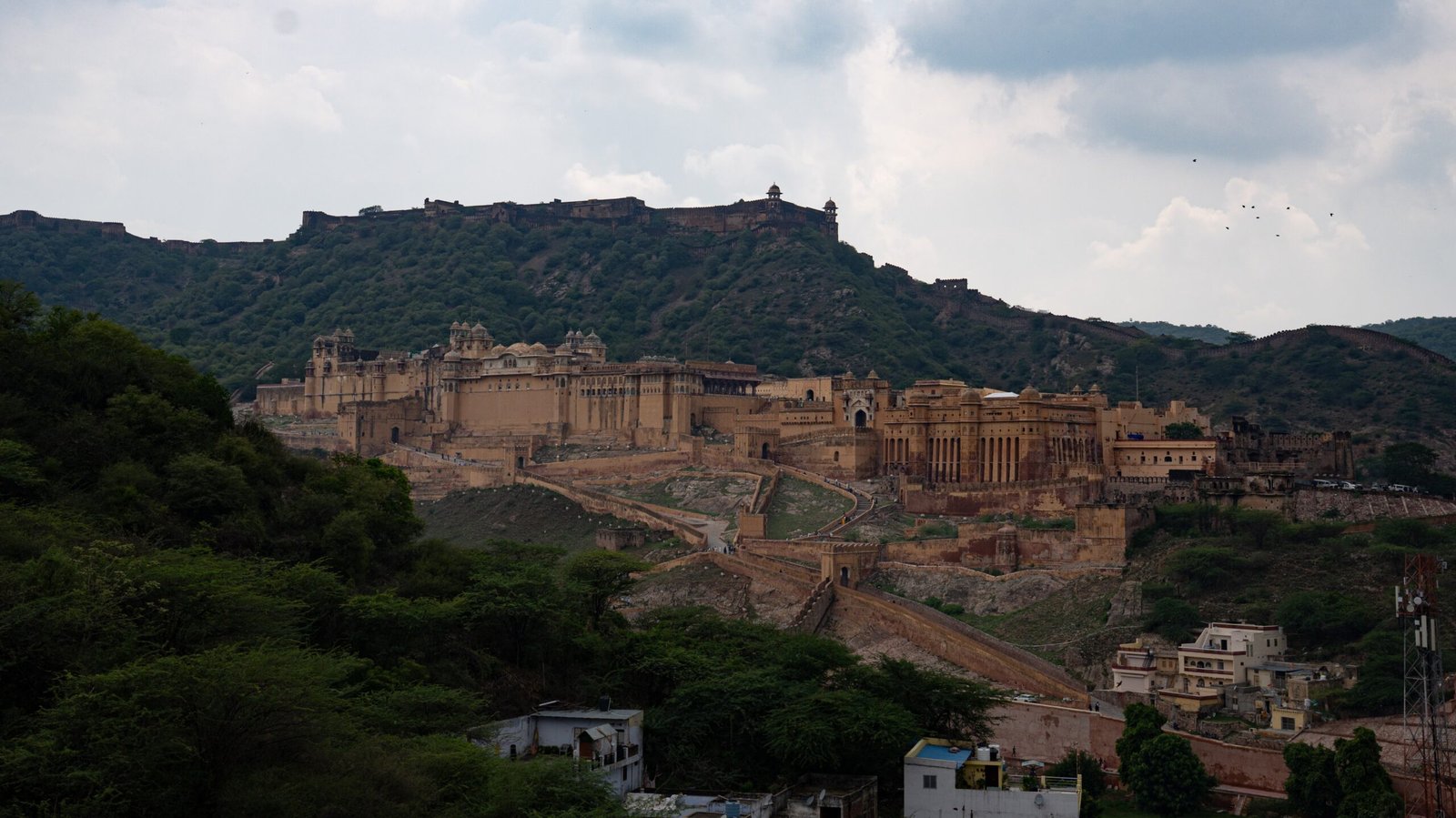 A view of Amer Palace and another fort from Amer Walls