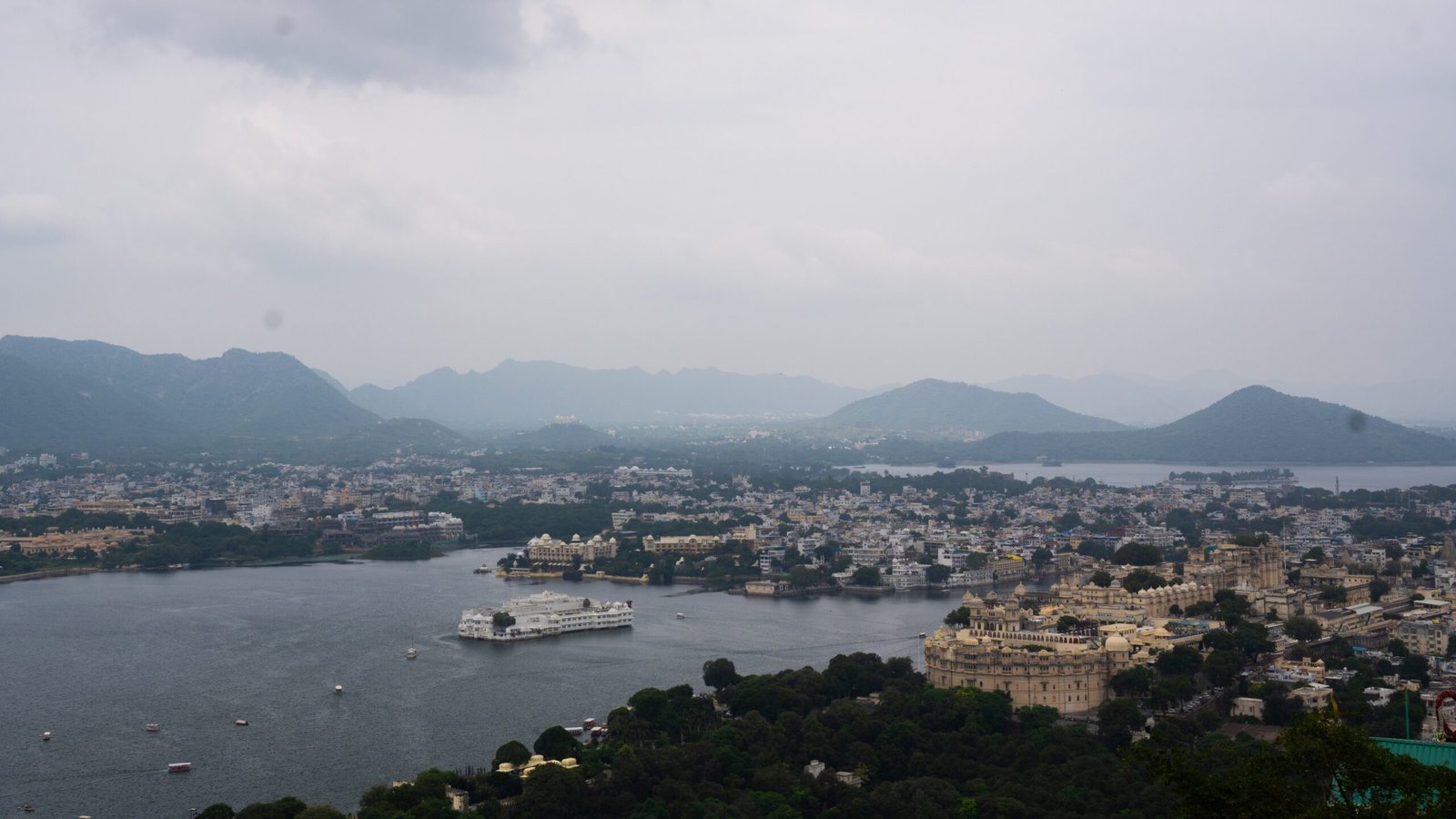 An elevated view of the city of Udaipur and lake pichola below