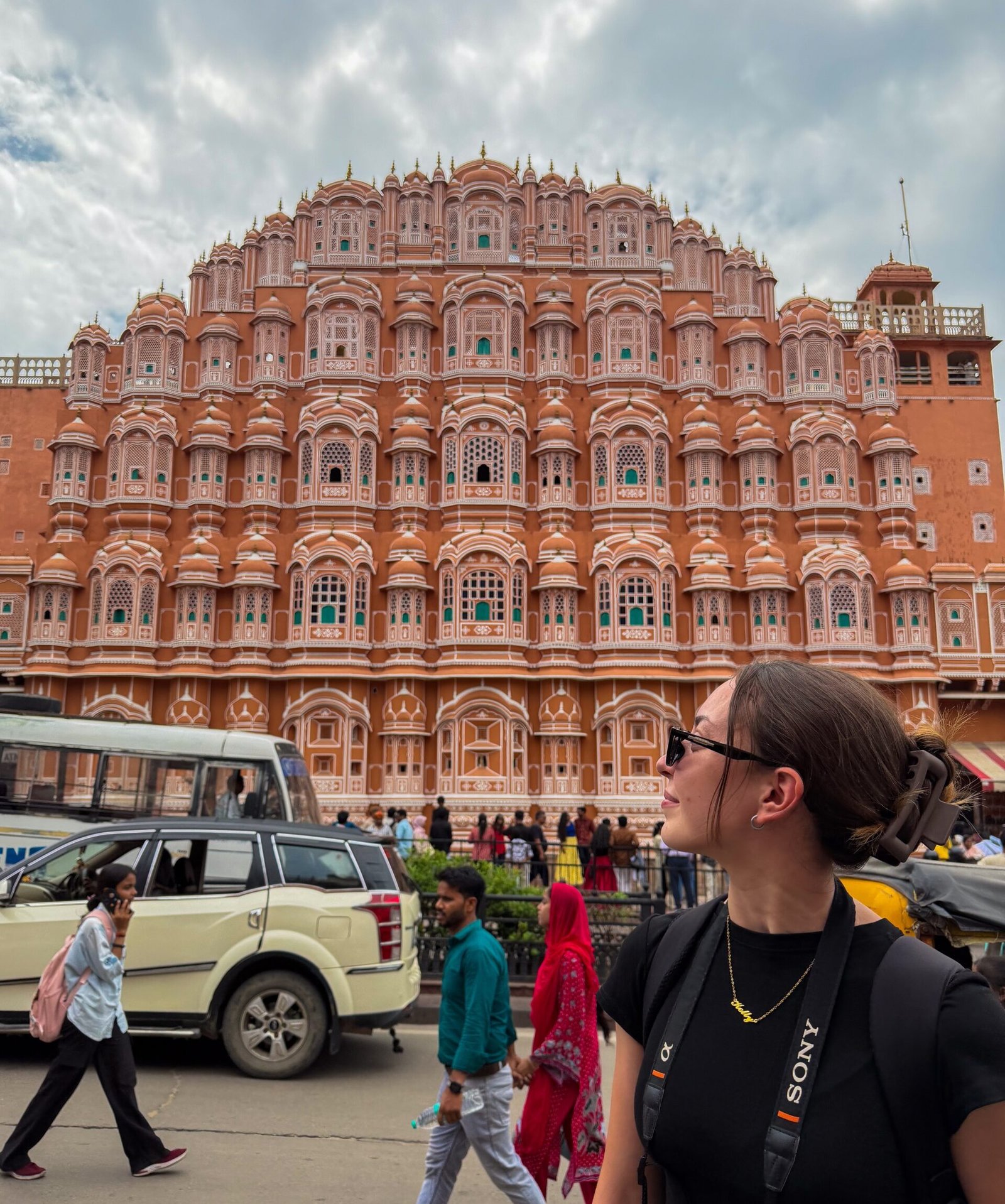 Chaotic streets with views of Jawa Mahal behind